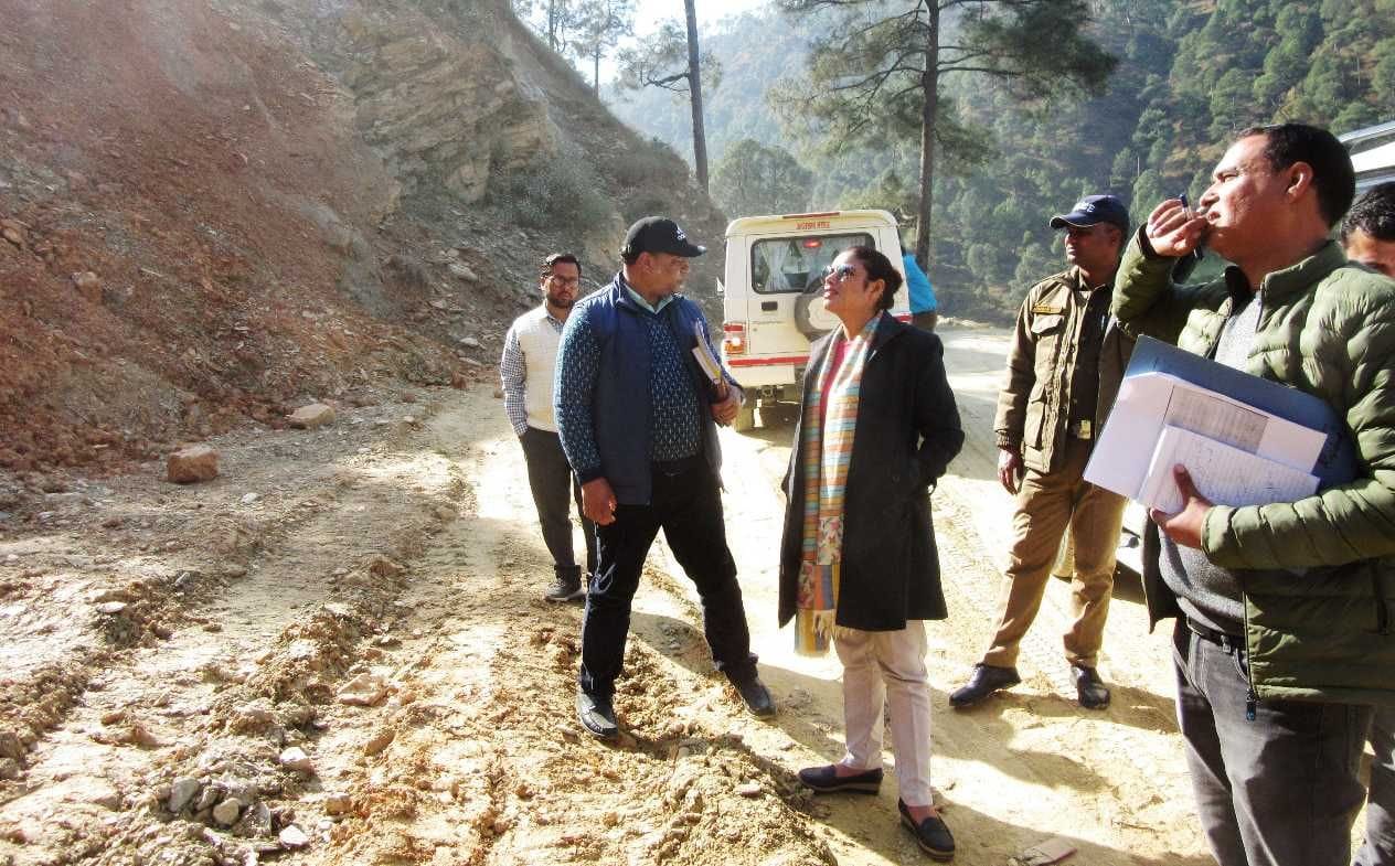 DM Inspects Road Construction