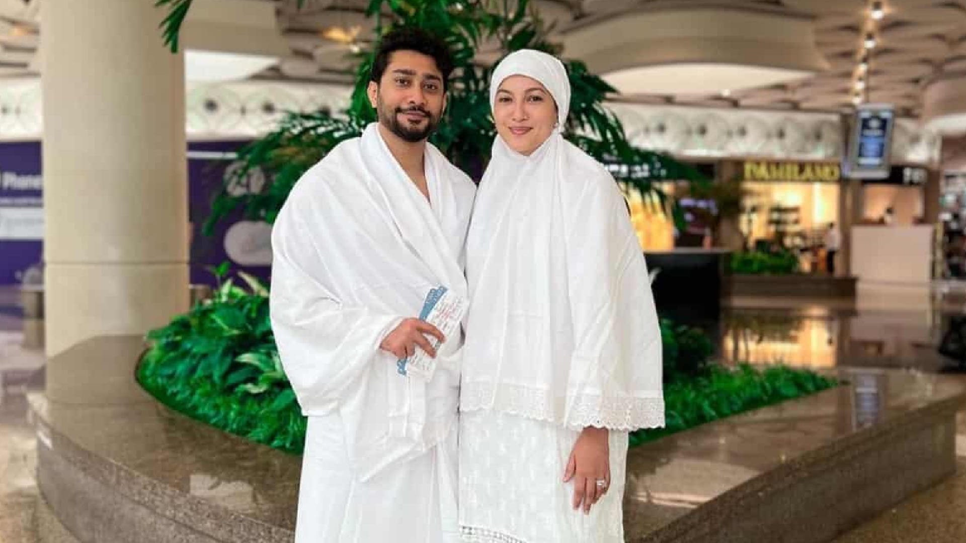 Celebrity who have performed Umrah in Mecca from Shah Rukh Khan to Ali Fazal aamir khan gauhar khan sana khan