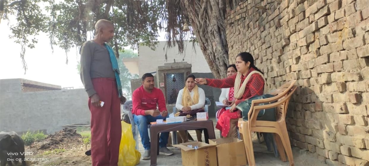 Hathras: Health of 105 people checked by camping in Sitahari