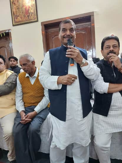 जसवंतनगर (इटावा) में बैठक को संबोधित करते प्रसपा प्रमुख शिवपाल सिंह यादव। संवाद