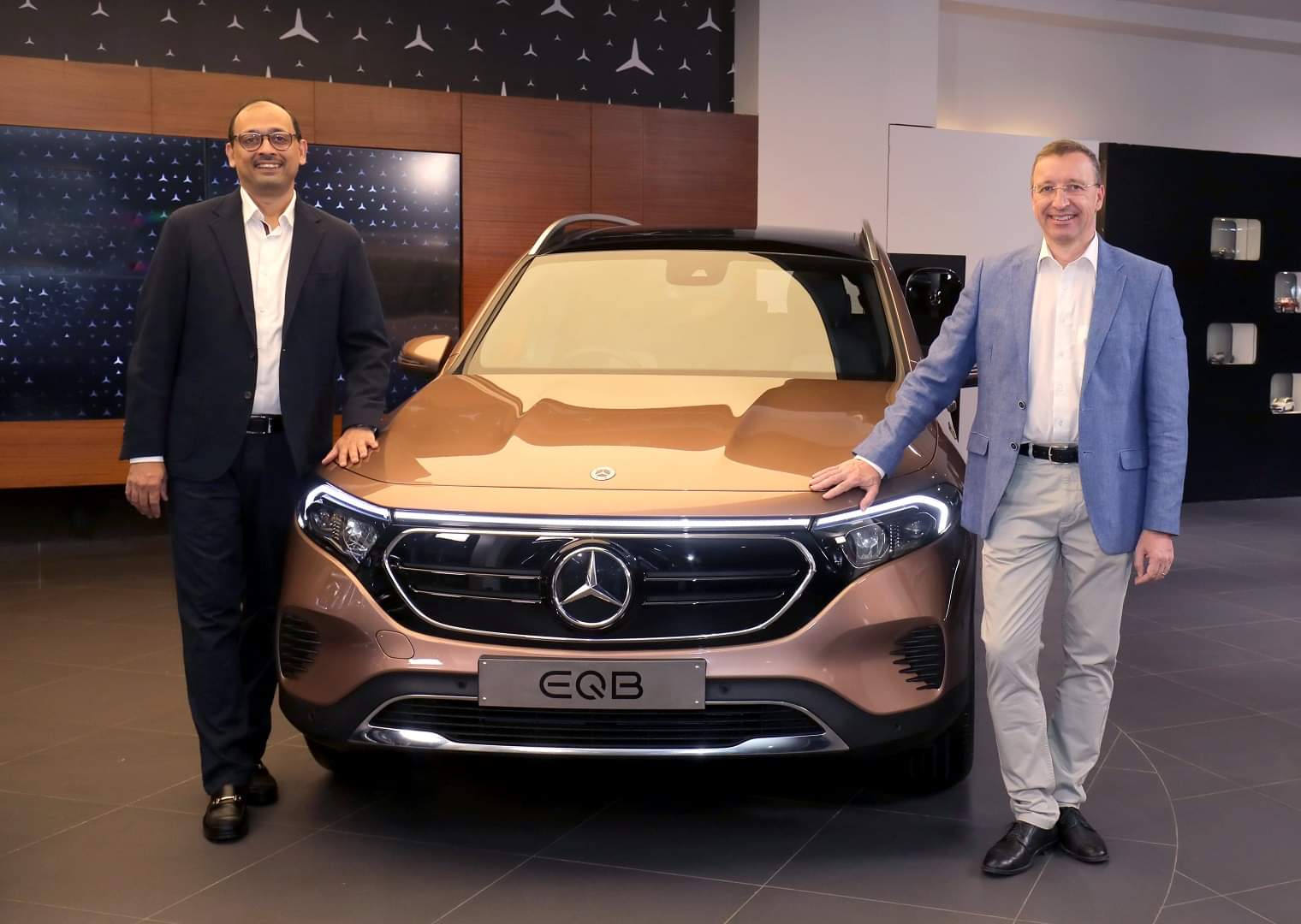 Mercedes Benz launches GLB and EQB Electric SUV in India Know Price Features Specs News in Hindi