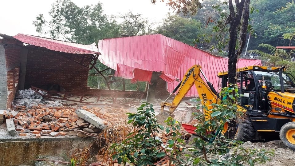 Mussoorie Dehradun route: Bulldozer remove Encroachment from 30 places removed  Photos