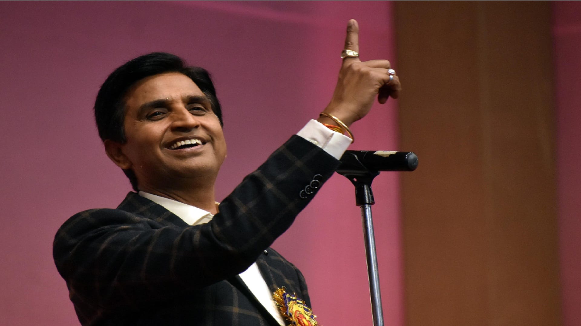Kumar Vishwas In Prayagraj kayastha pathshala trust