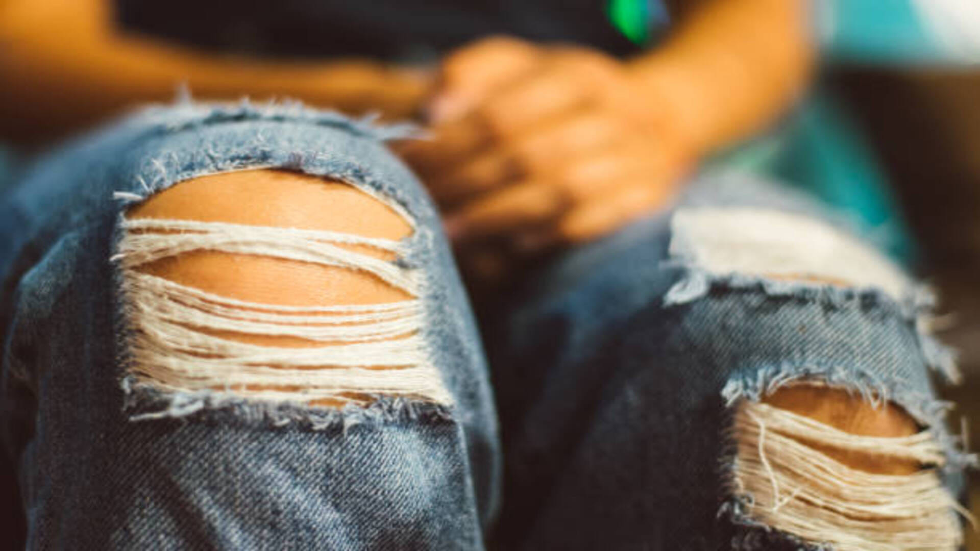 Why We Should Not Wear Torn Clothes Or Ripped Jeans Know Its Negative Effects In Hindi