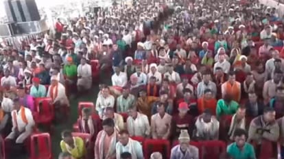Shivraj in Action: In Betul, CM suspended four officers on receiving complaint