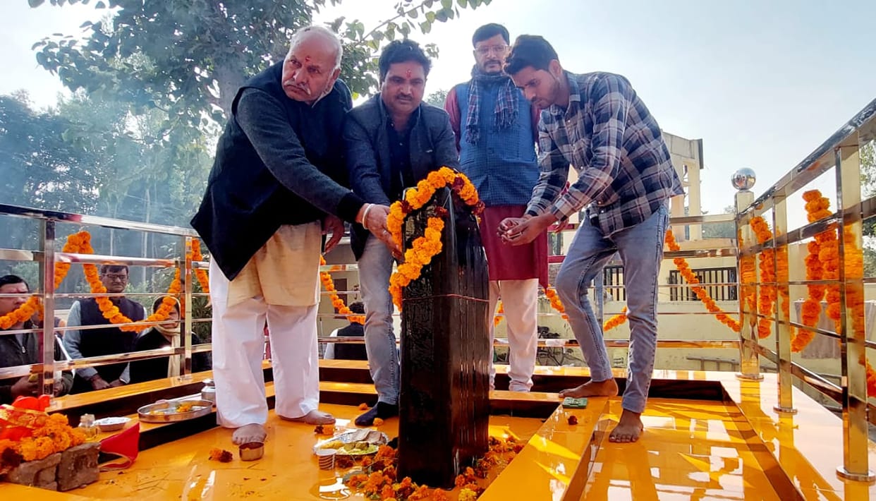 Consecration of idols with Vedic chanting