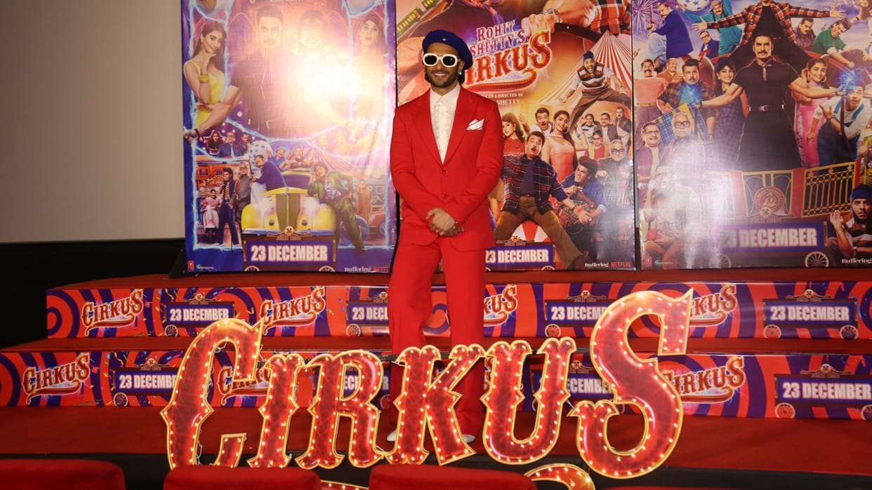 Cirkus Trailer launch  Ranveer singh dancing with Pooja at the event Deepika Padukone at rohit shetty film