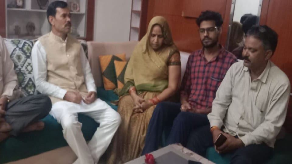 Agra student Shubham returned home from Australia who was injured in the attack