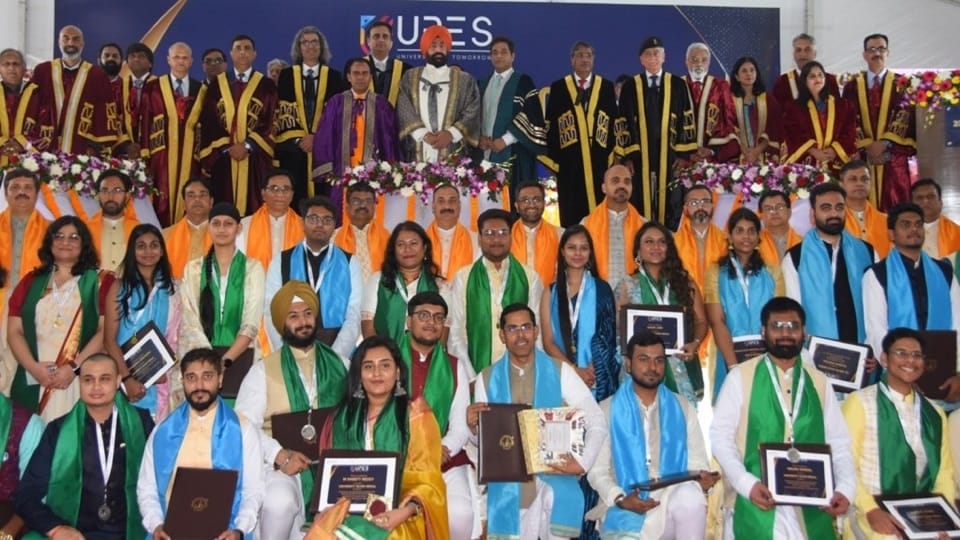 Petroleum University Convocation: Governor awarded degree and medal to Students