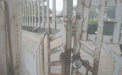 UP: छह माह के भीतर पांच हजार से अधिक कंपनियों पर लगा ताला, जानिए क्या है कंपनी बंद होने की वजह More than five thousand companies locked within six months in Gautam Buddha Nagar district