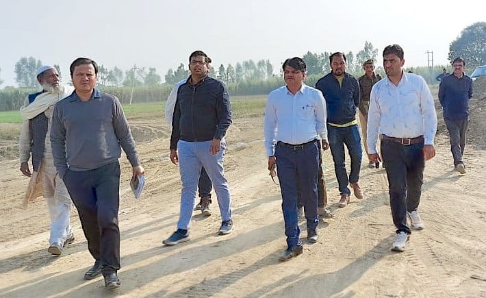 ADM gave instructions to make 150 meter service lane in Bhaisani Islam
