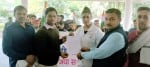 नगराधीश को ज्ञापन सौंपती कविता दलाल व अन्य खिलाड़ी। संवाद