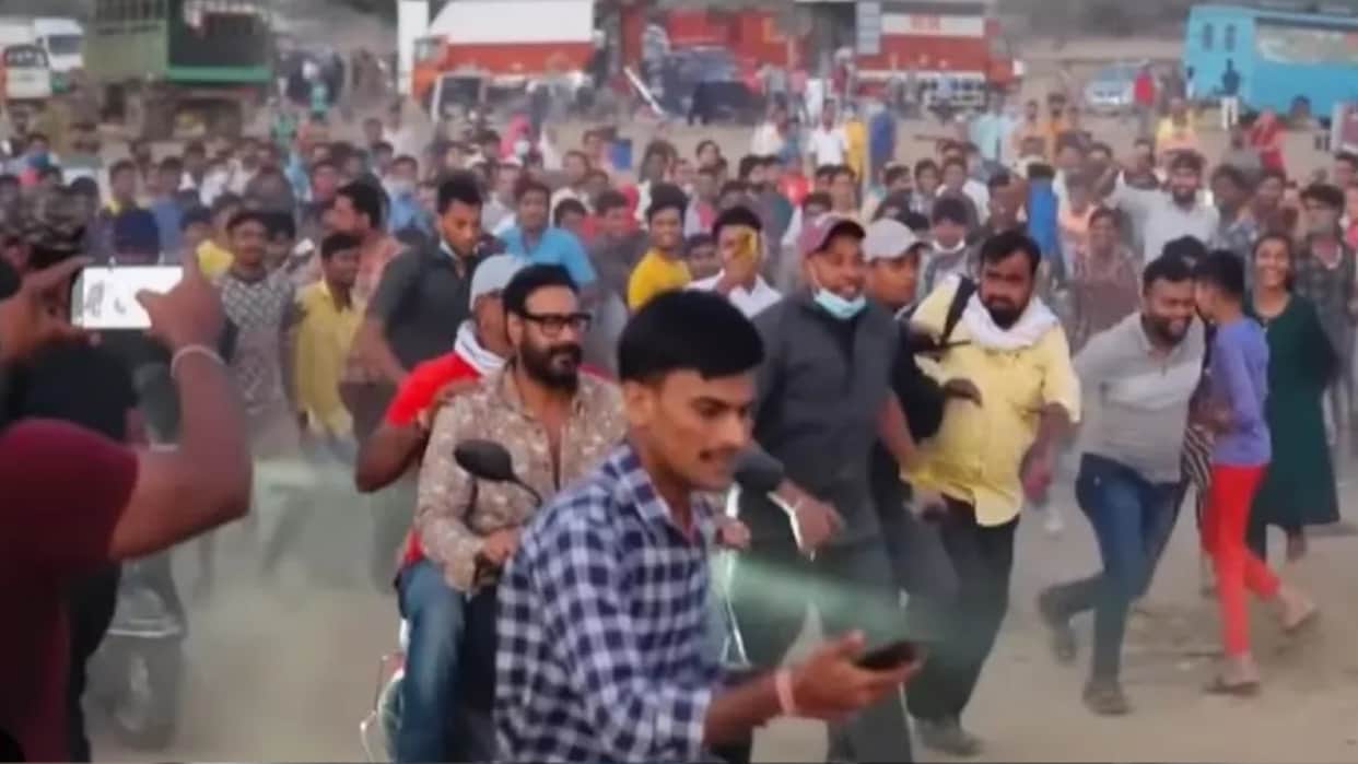 Drishyam 2 Actor Ajay Devgn Viral Video During Bholaa Shooting actor share the clip