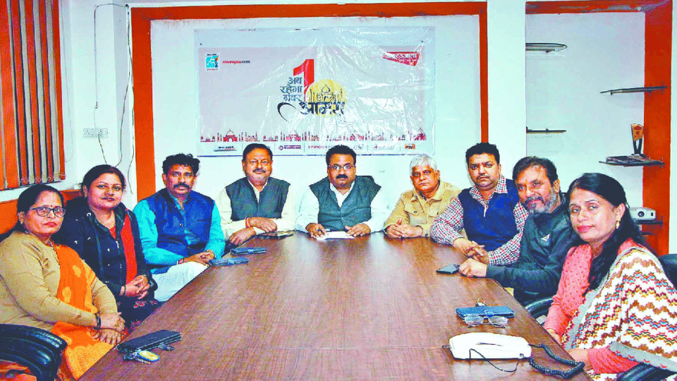 People joining the campaign of Amar Ujala to make Agra the number one in cleanliness