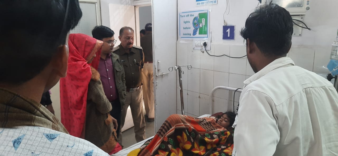 Bhopal News: School children sick after eating mid-day meal in Bhopal, hospitalized, SDM suspends group