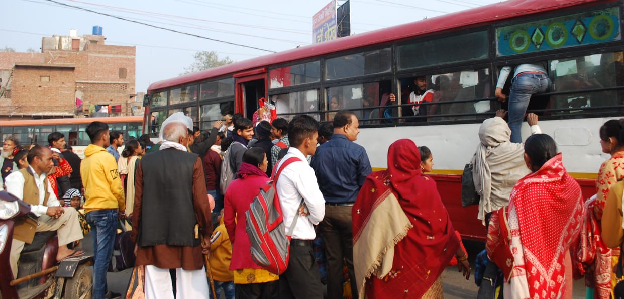 Hathras: Fighting for roadways buses, what should the poor public do?