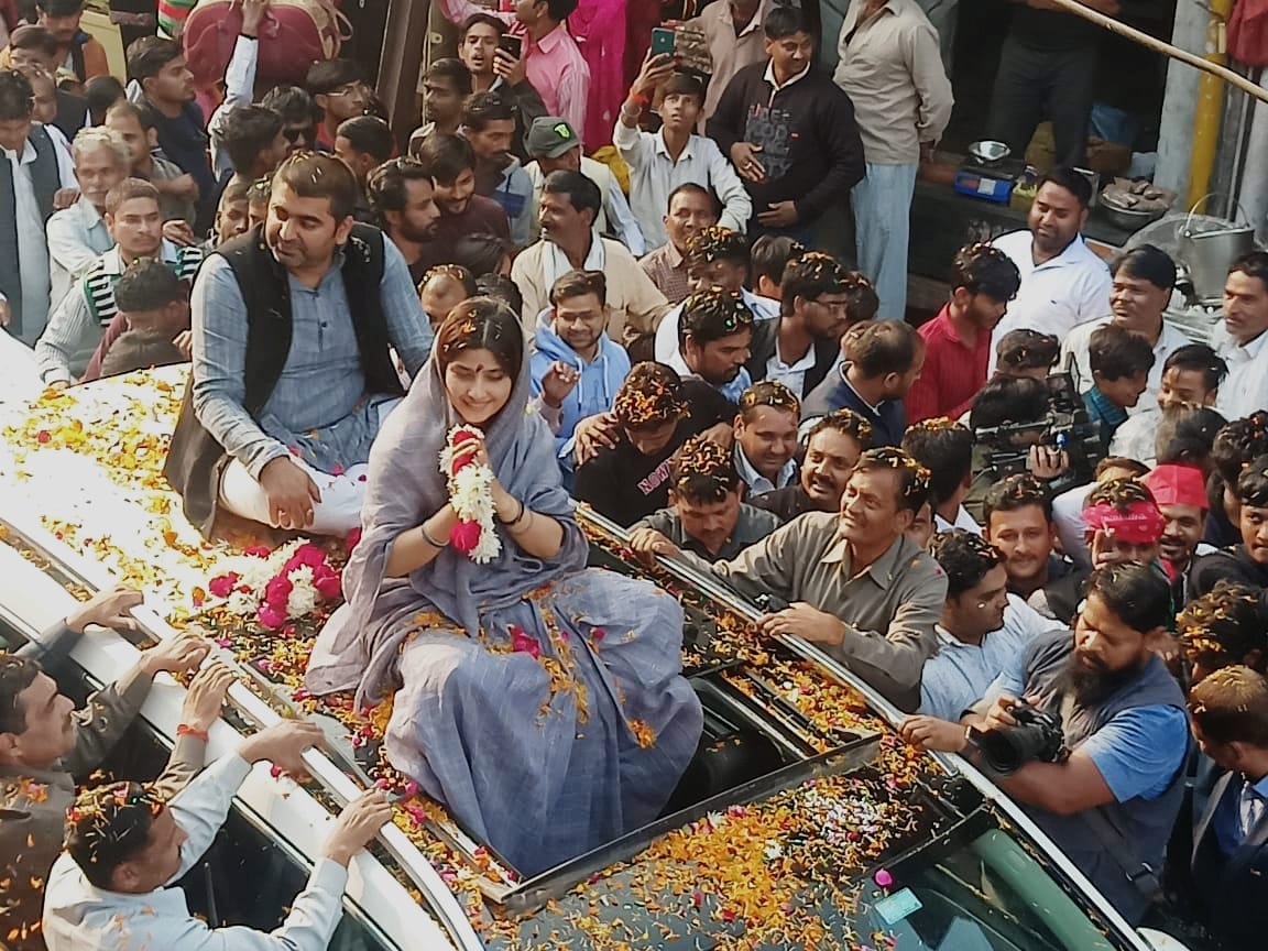 Mainpuri Byelection, Dimple Yadav did a roadshow in Jaswantnagar