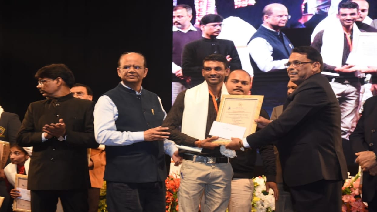 Bijnor: Vivek Rana honored with Divyang Prerna Srot Role Model Award in Lucknow