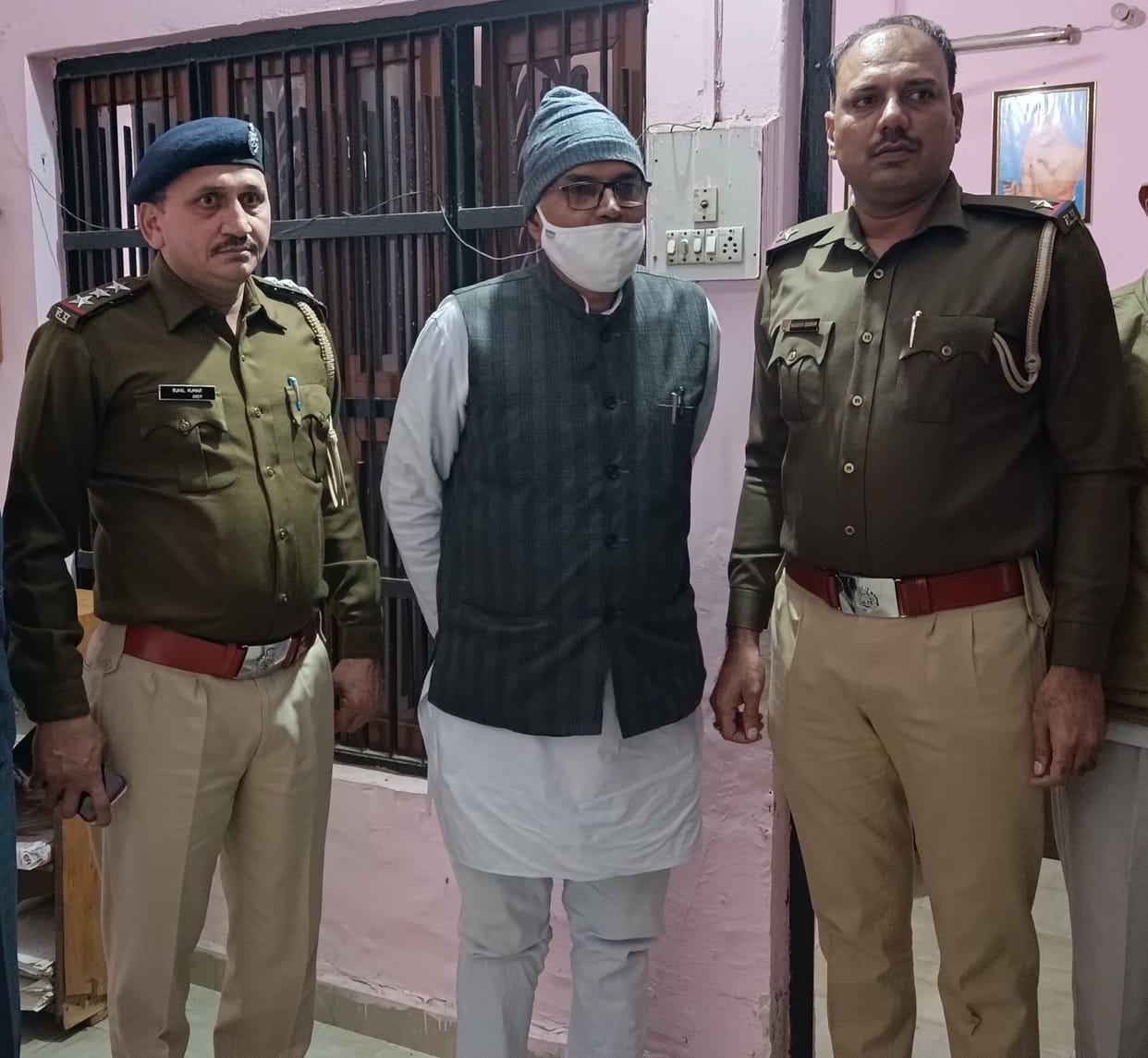 CM Flying nabs RTI activist red-handed taking bribe of Rs 20,000