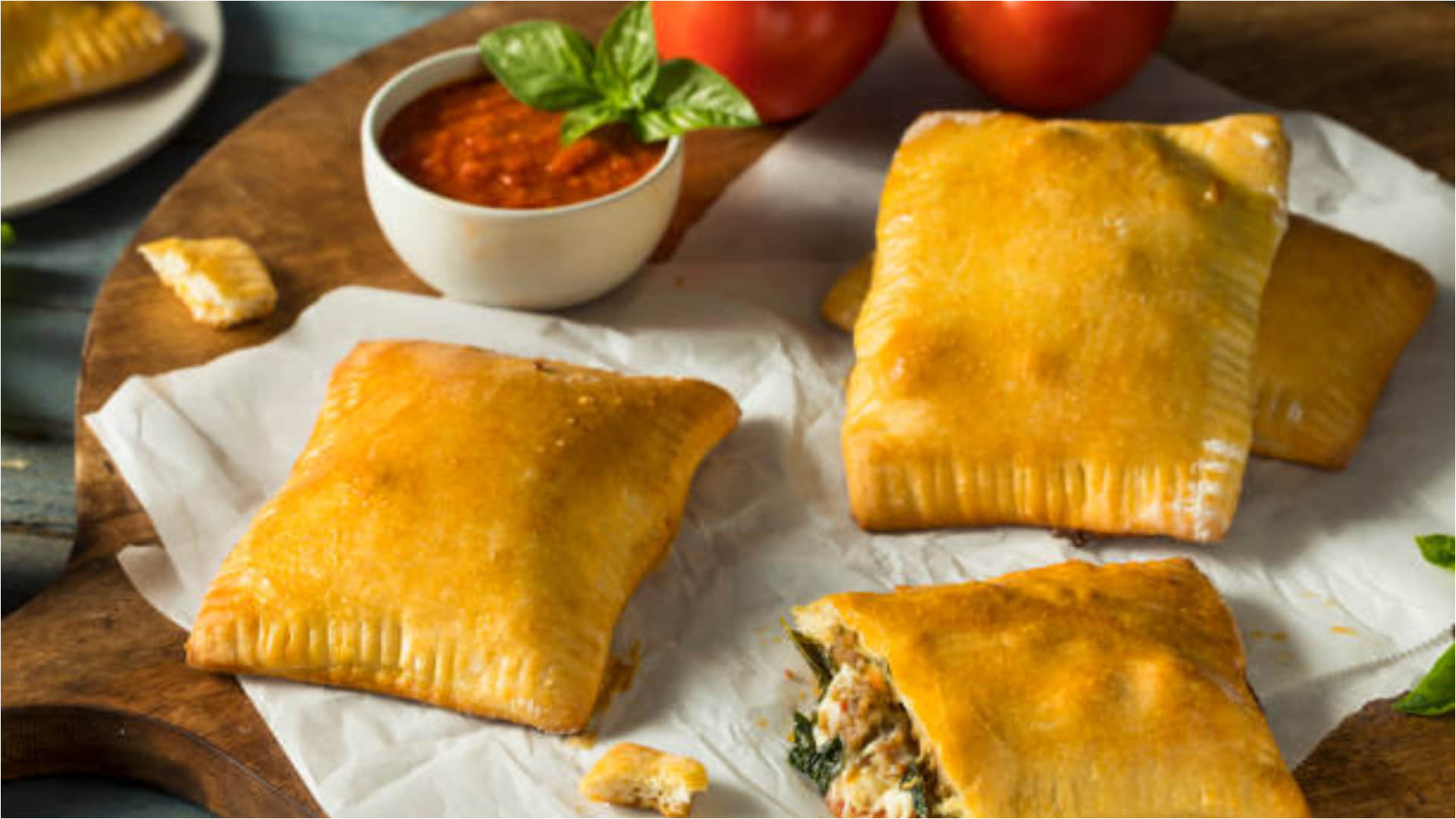 How To Make Samosa And Pocket Pizza With Bread Know Recipe In Hindi