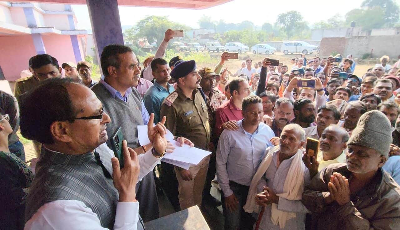 MP News People's leader Shivraj again seen in the role of 'hero', arrived on surprise inspection of districts