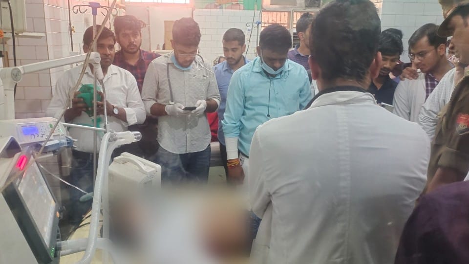 MBBS student dead body found hanging in medical college hostel in firozabad