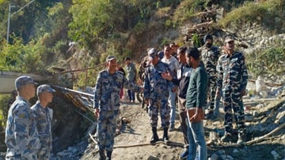 India-Nepal Border: भारतीय टैक्सी चालकों के नेपाल से यात्री ले जाने पर लगी रोक, इसलिए लिया फैसला India Nepal Border: Nepal security agency bans Indian taxi drivers from carrying passengers
