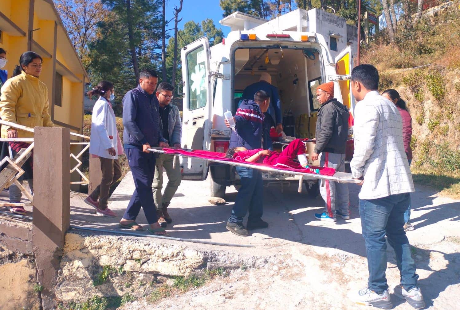 Uttarakhand Almora Barat Car Accident News Groom done Funeral of father and Bhabhi