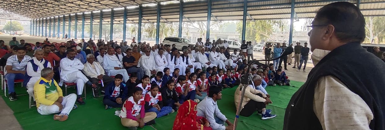 Minister of State Anoop Dhanak and former MP Ajay Chautala visited on the foundation day of JJP