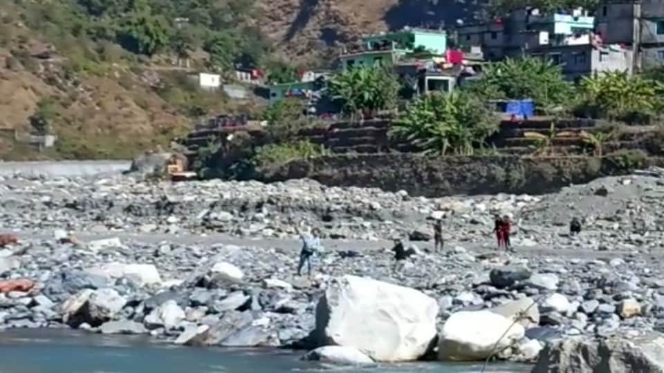 Nepal-India Border Kali River embankment dispute Seven time Stone pelting