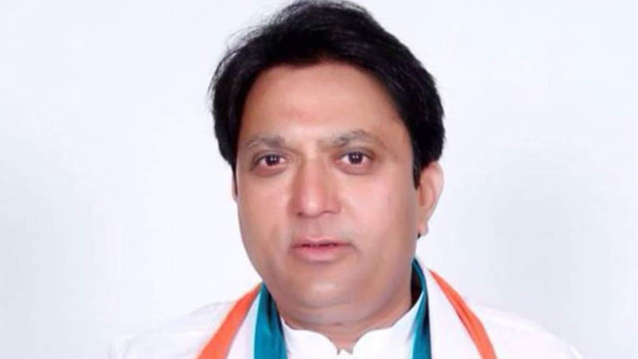 Gujarat Election Phase 2 top ten rich candidate 10th pass JS has wealth of 661 crores