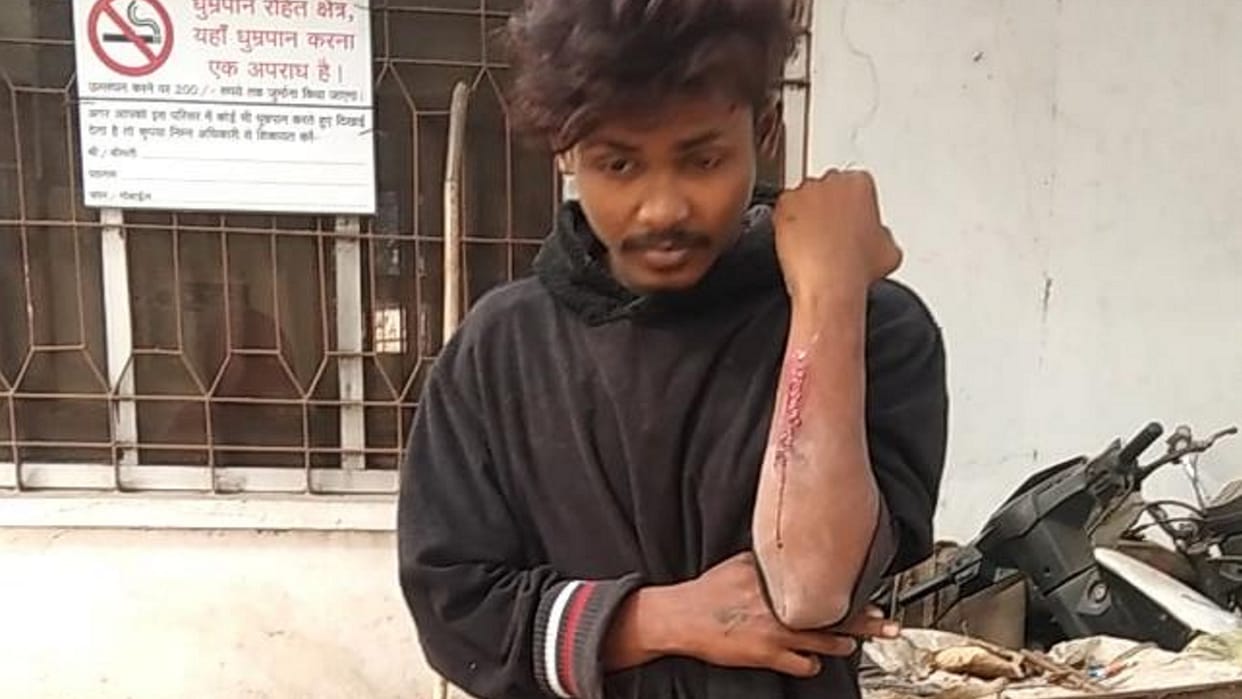 chhattisgarh young man along with friends beat his brother for jeans pant