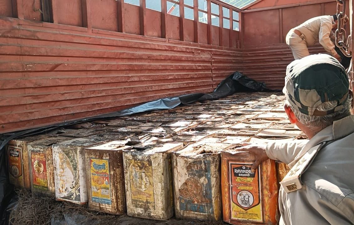 Canter caught carrying 160 illegal Lisa