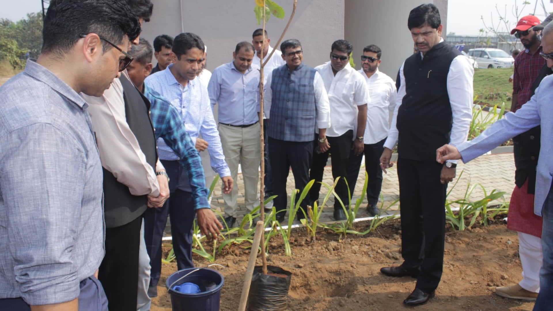 FWICE starts housing scheme for cine workers of Mumbai and Maharashtra shelu karjat nd studio