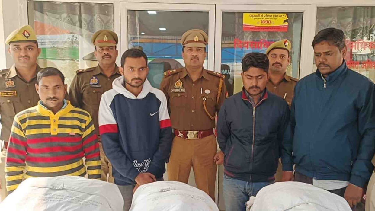 Kannauj: Four interstate smugglers arrested with sandalwood