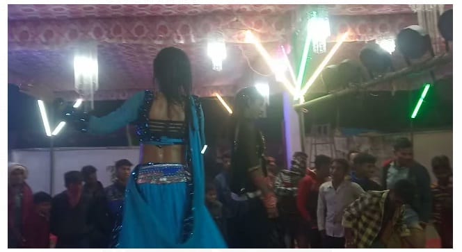 Obscene dance of barbalas in government school in Fatehpur