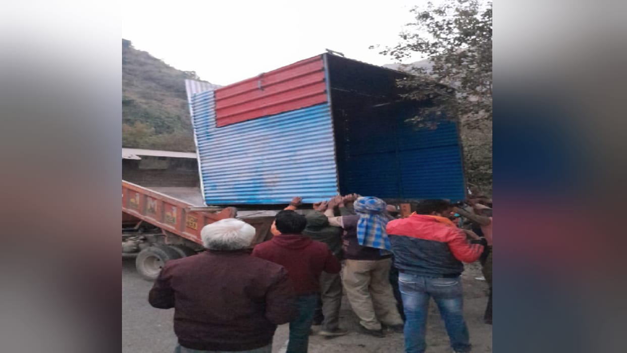 Government land turned out to be under scrutiny, administration removed khokha from NH