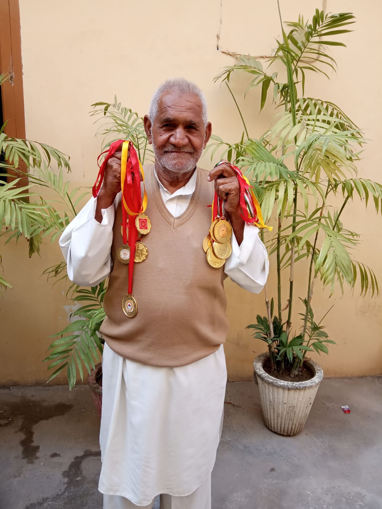 Age is a number for 80-year-old Lalchand, shows strength in sports