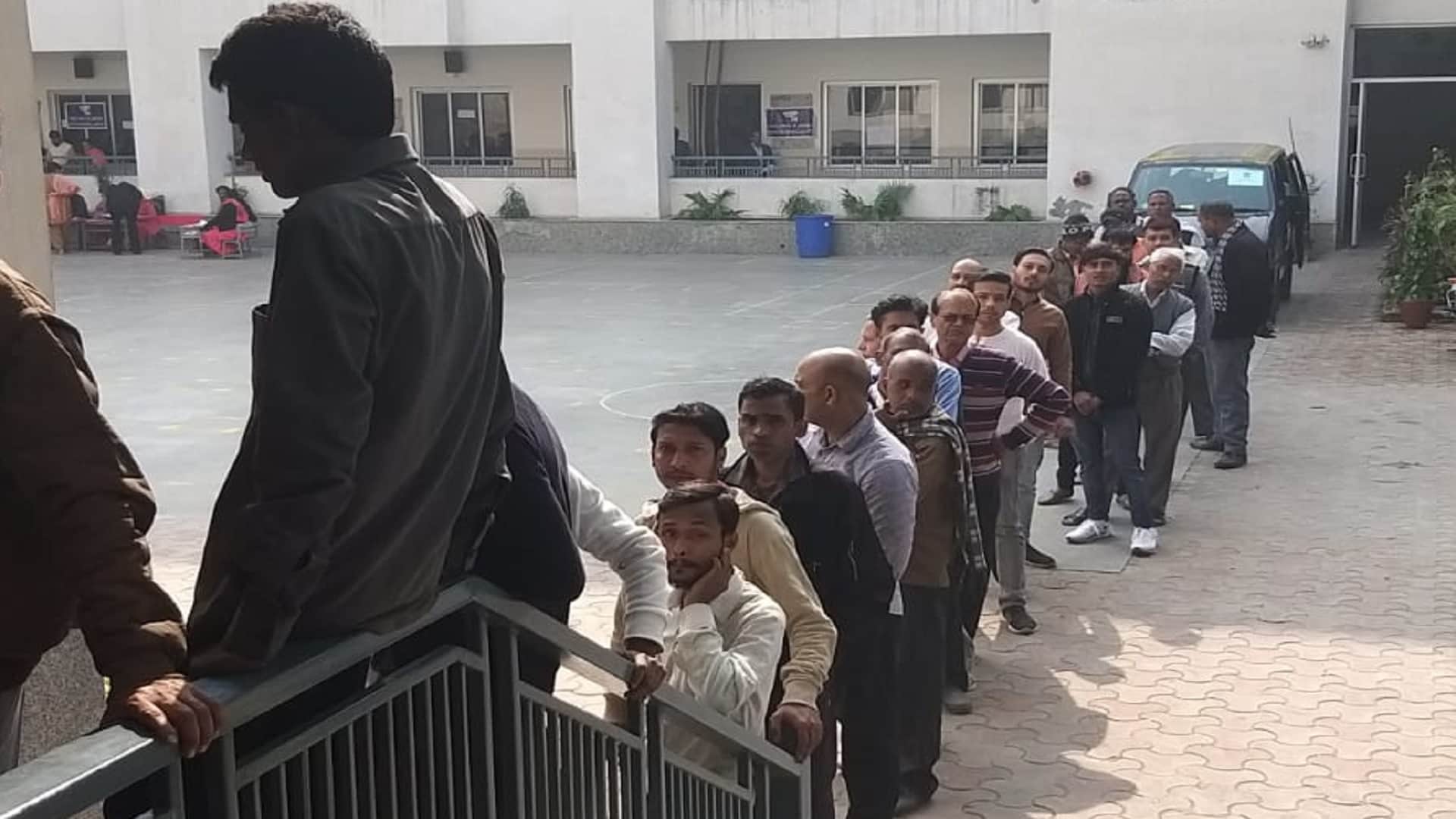 MCD Election Mobile phone was not allowed to be taken to polling station even after permission of Election Com