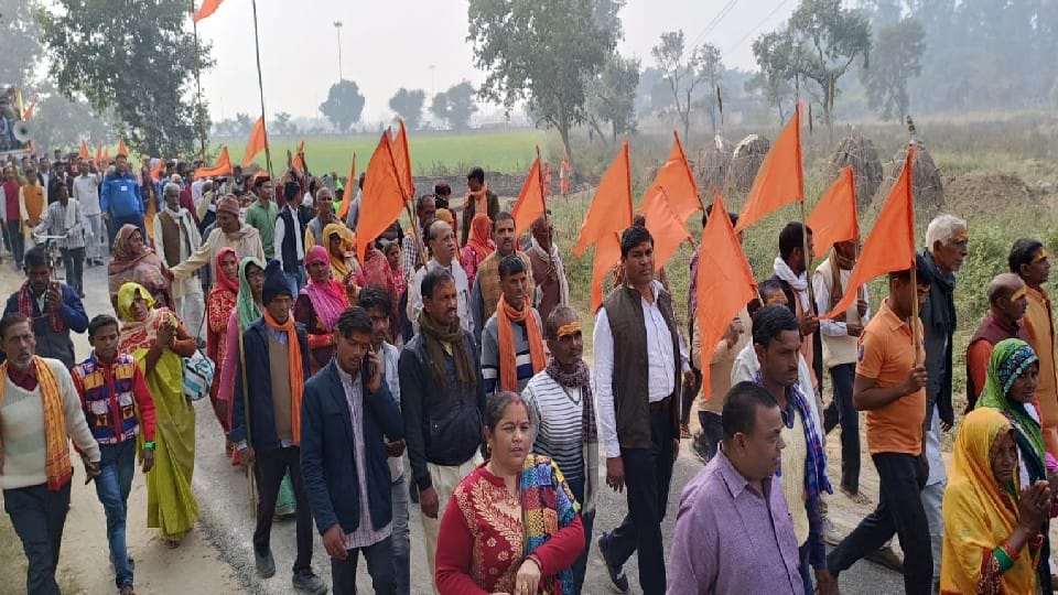 Treasure of Lord Varah temple opened and money showered on devotees in Soron kasganj