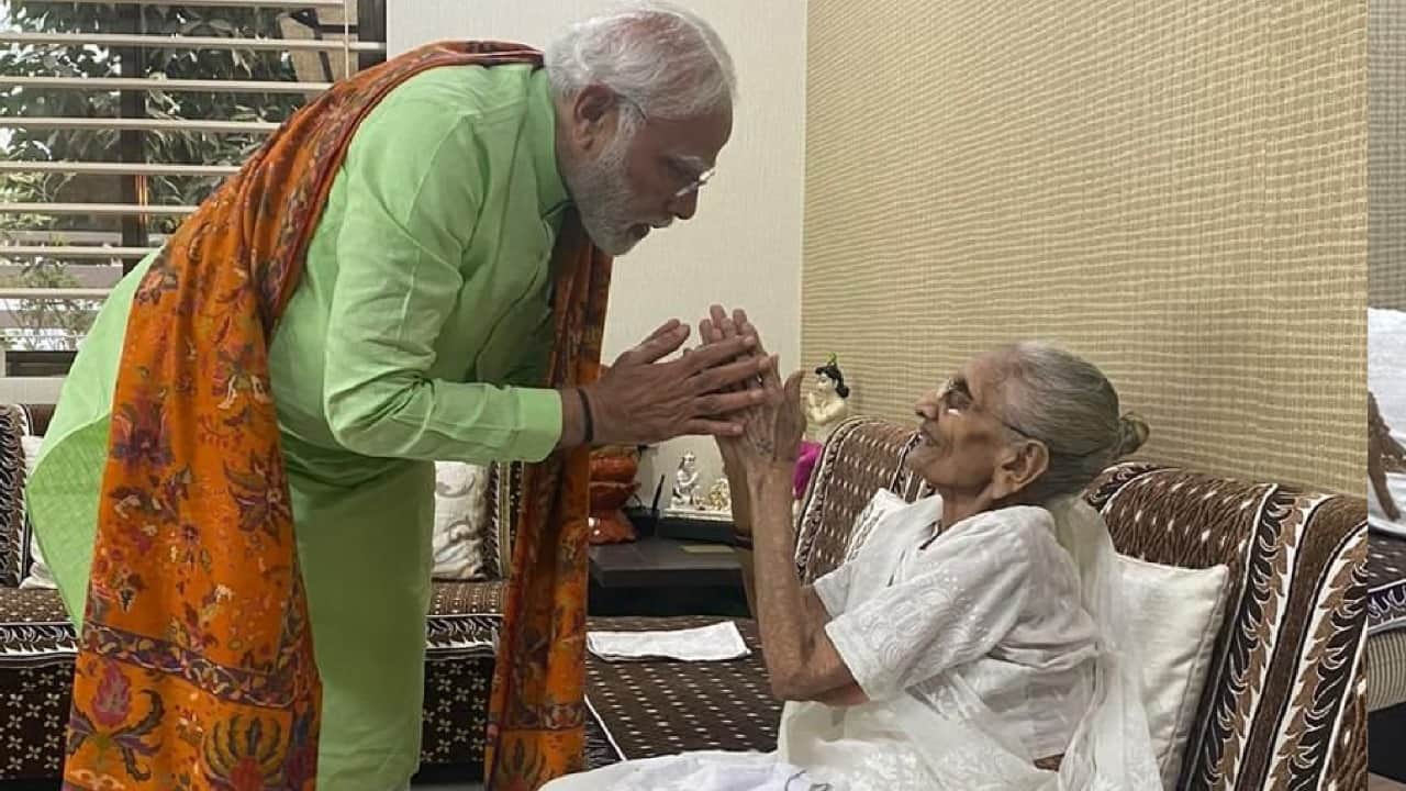 PM Modi Meets His Mother Heeraben in Gandhinagar Takes Her Blessings see photos