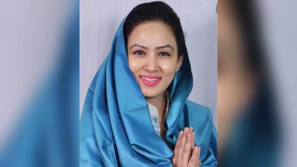 Congress councilor Rashi Aggrawal quits party after listening to bhajan in Ludhiana