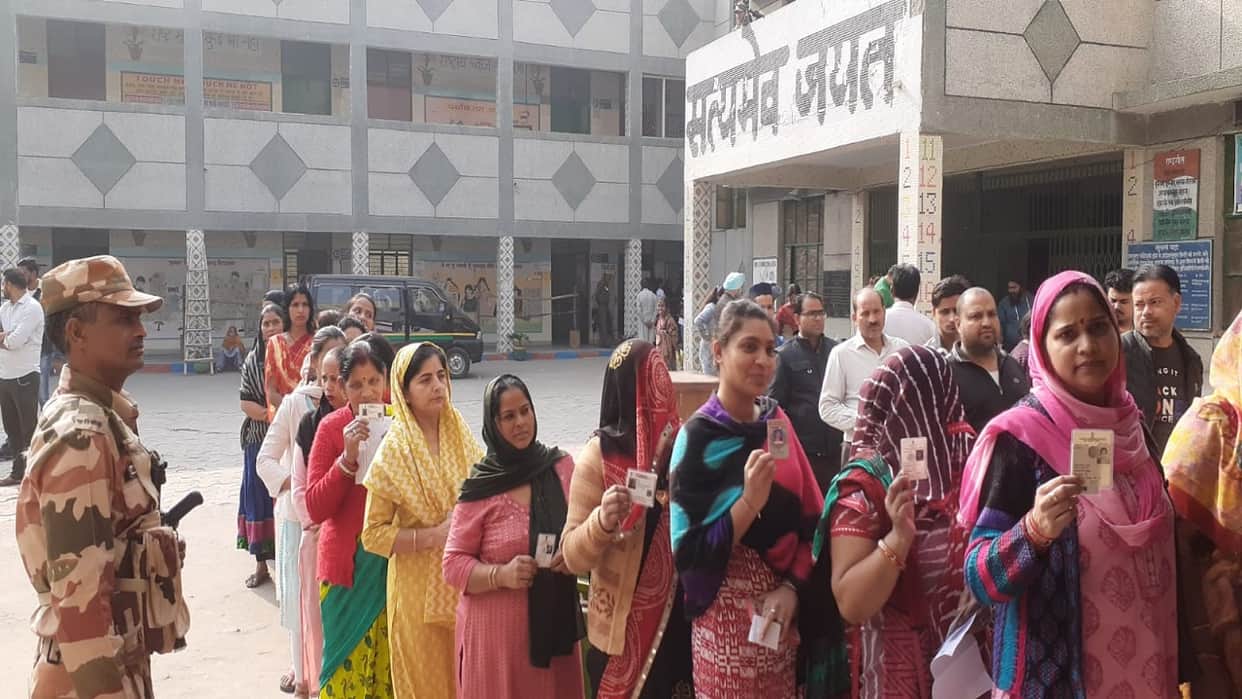 MCD Election Mobile phone was not allowed to be taken to polling station even after permission of Election Com