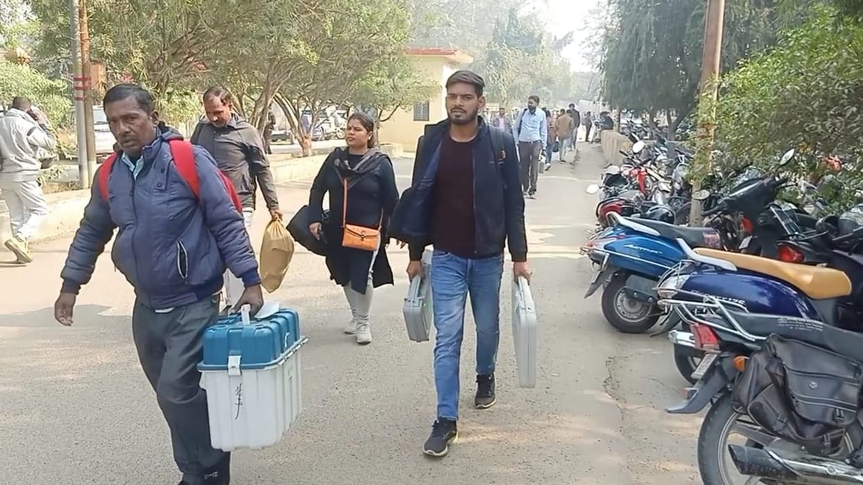 Rampur by election preparations for polling complete tight security arrangements