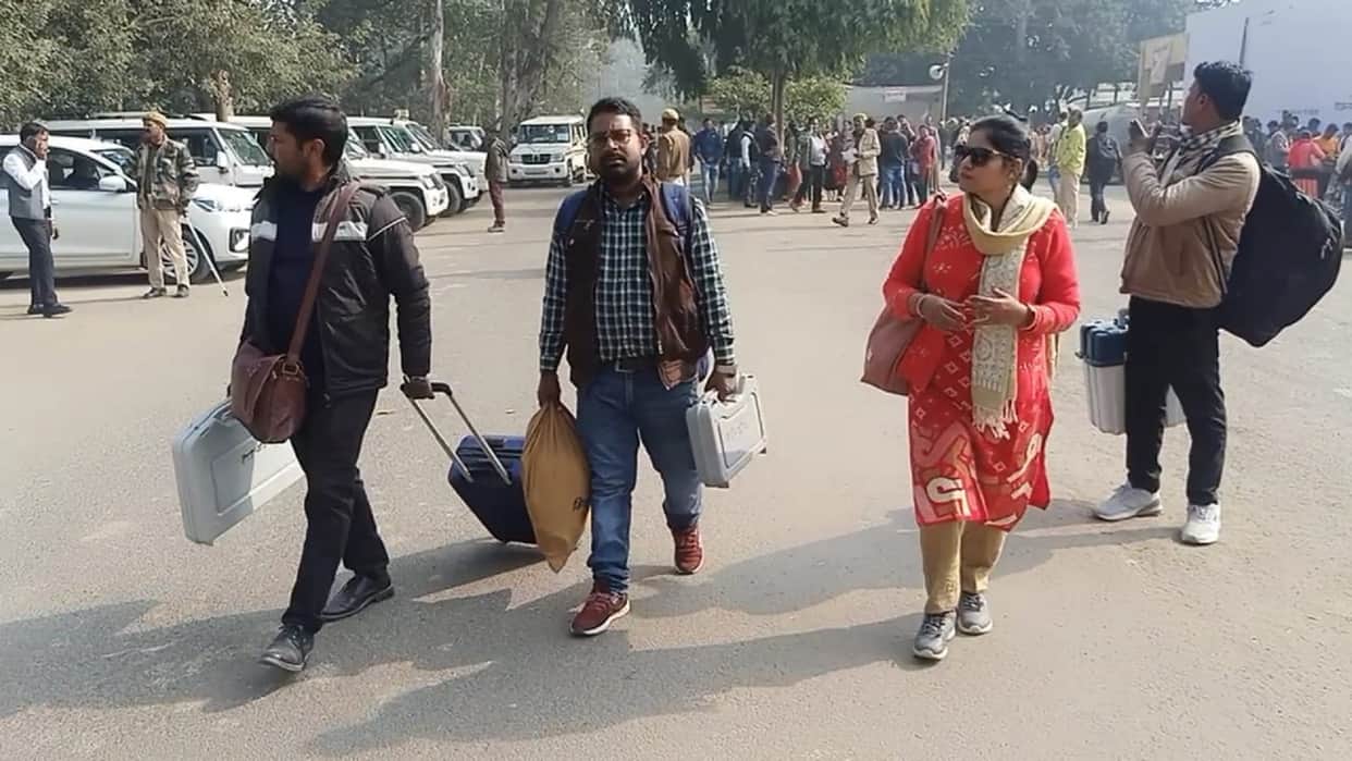 rampur by-election; polling partyleaves, 10 candidates in fray