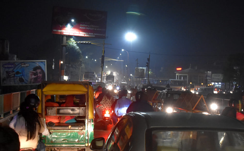 Vehicles stuck in jam, passers-by upset