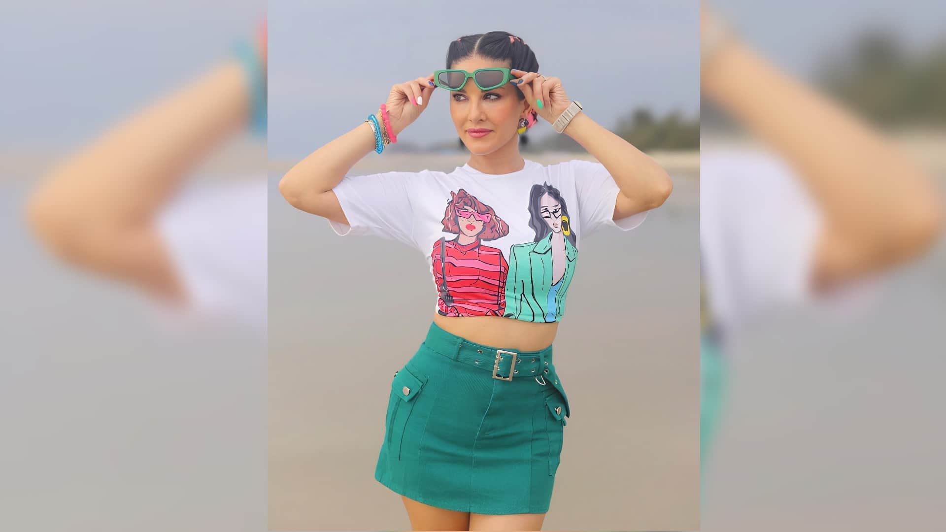 Photos Of The Day Mouni roy hot look kriti sanon anupam kher  Kangana Ranaut  today celebrity update in 10 pic