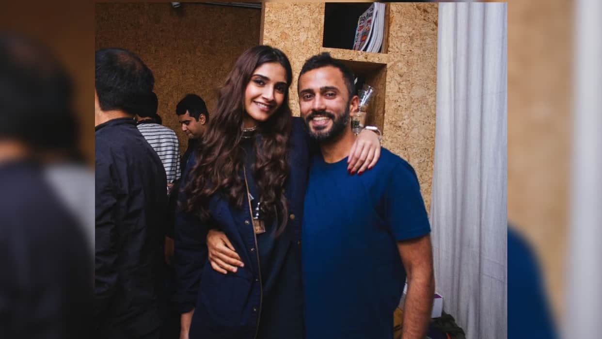 Bollywood Actress Sonam Kapoor forgot the date of wedding anniversary Anand Ahuja reminded her
