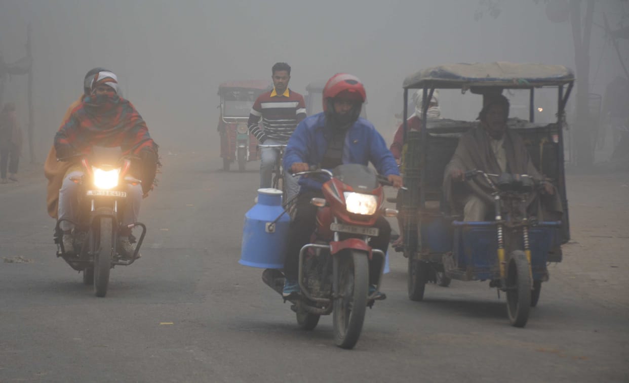 Dense fog in the district, temperature dropped