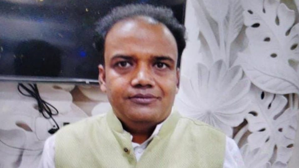 Silver trader missing after mobile and scooter left at shop in Agra